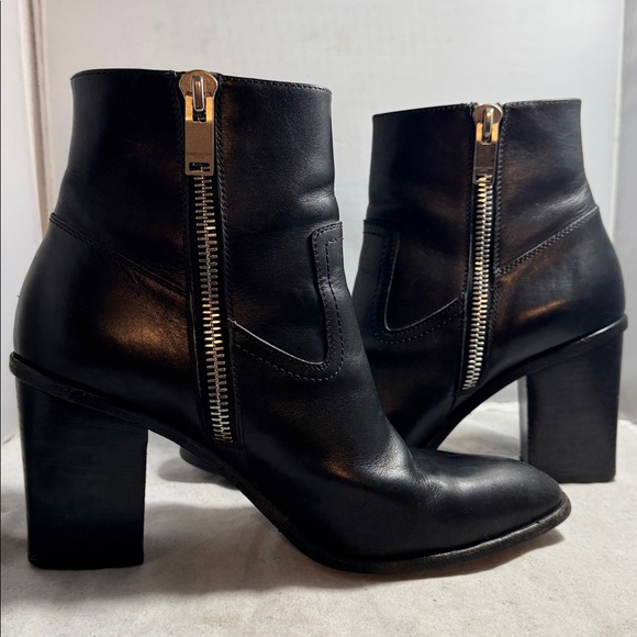 Saint Laurent Classic Black Leather Heeled Boots size 40 with box - Picture 7 of 15